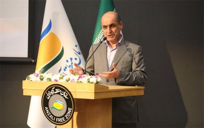ملوان مكتب اخلاق است و راز ماندگاری بهمن صالح‌نیا در معلمی و اخلاق نهفته است