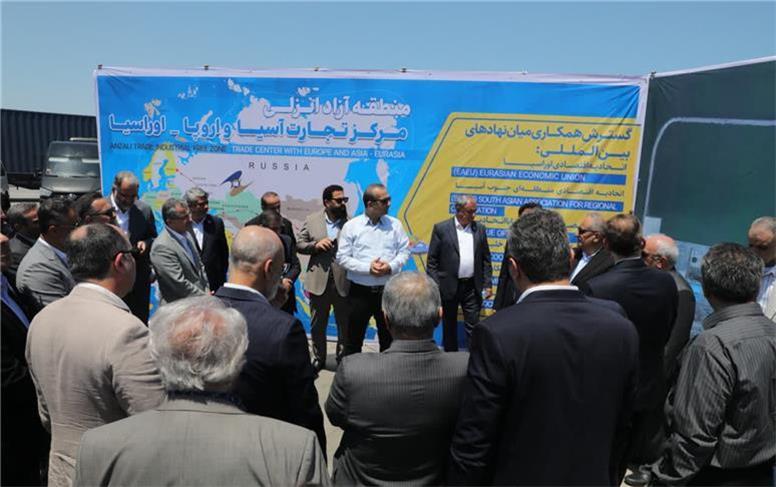 بازدید اعضای اجلاس نقش آفرینی اتاق‌های بازرگانی كشور از بندر كاسپین