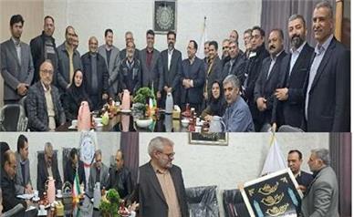 کارگران خواستار پیگیری افزایش مزد با توجه به تورم هستند .