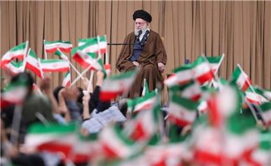 سفارت آمریکا اتاق توطئه علیه انقلاب بود/ ۱۳ آبان باید در تاریخ و حافظه ملی بماند