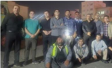 پرسنل واحد رفاه و خدمات مجتمع سنگ‌آهن سنگان از نخستین ساعات بامداد پای کار موکب خدمت‌رسانی